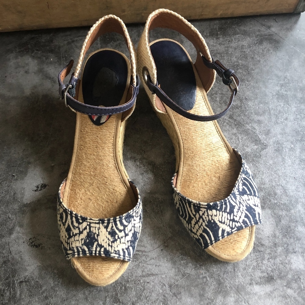 Lucky Brand Blue Cream Kyndra Espadrilles 8.5